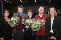 v.l.n.r. Evi Hager (Stiftungsvorsitzende), Michael Voigt (2. Preis), Ida Kammerloch (1. Preis), Valerian Polienko (3. Preis), Susanne Trockle (Vorstandmitglied)